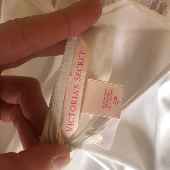 Vintage Victoria’s Secret Silk Sparkle Bridal Slip - Picture 5 of 5